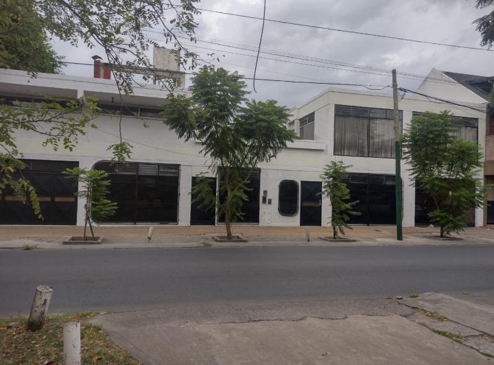 Local comercial · 970m² · 6 Ambientes · 3 Cocheras