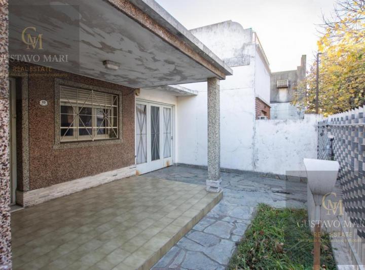 Casa · 250m² · 3 Ambientes · 2 Cocheras