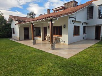 Casa · 284m² · 8 Ambientes · 4 Cocheras · Casa en Venta en San Isidro