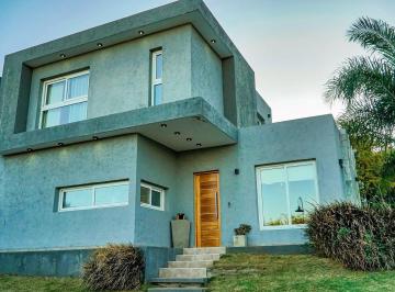 Casa · 250m² · 6 Ambientes · Las Cañitas: 250 m² en Esquina | 3 Dorm. (Suite), Quincho Integrado y Pileta