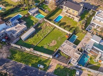 Terreno · 398m² · Venta de Lote de 398 m² San Isidro Apto Crédito