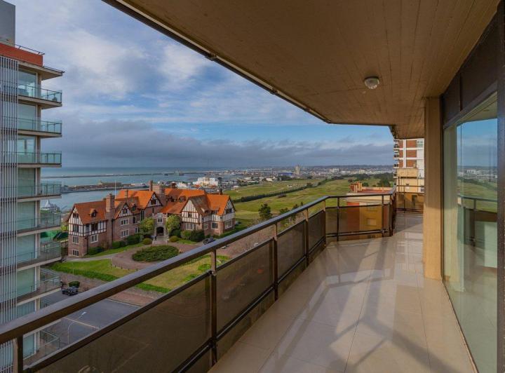 Departamento · 177m² · 4 Ambientes · 1 Cochera