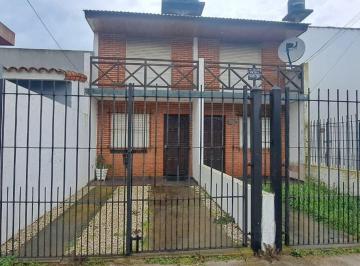 Casa · 51m² · 4 Ambientes · 1 Cochera · Venta de Triplex en Mar del Tuyu