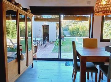 Casa · 159m² · 7 Ambientes · 3 Cocheras · Oportunidad Casa Mas Depto y Pileta en Arguello