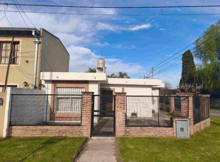 Casa · 70m² · 3 Ambientes · 1 Cochera