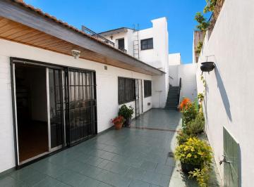 PH · 118m² · 4 Ambientes · PH 4 Amb Amplio Patio, Terraza, Lavadero y Quincho