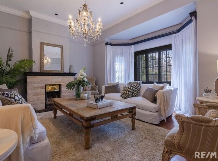 Casa · 650m² · 6 Ambientes