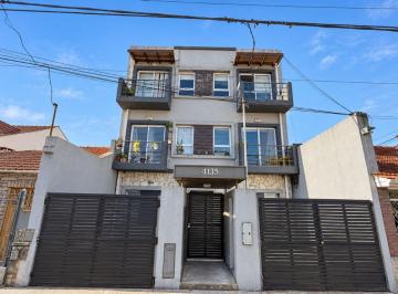 Departamento · 45m² · 3 Ambientes · 1 Cochera · Dpto 2 Amb C/dep en Venta en Pompeya con Parque