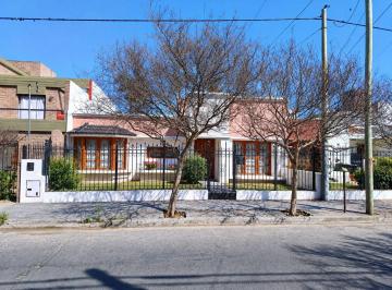 Casa · 171m² · 8 Ambientes · Venta Hermosa Casa 3 Dorm 2 Bª Lomas de San Martín