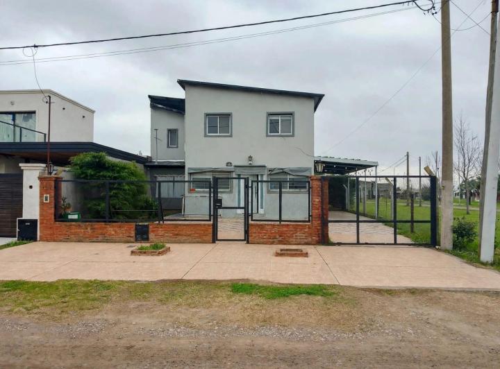 Casa · 148m² · 5 Ambientes · 2 Cocheras