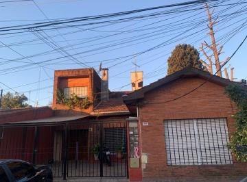 Casa · 210m² · 7 Ambientes · 1 Cochera · Hermosa Casa Multifamiliar! Oportunidad Inversión
