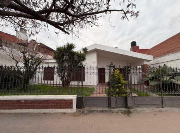 Casa · 150m² · 5 Ambientes · 1 Cochera · Venta Casa en Calle Rioja 429