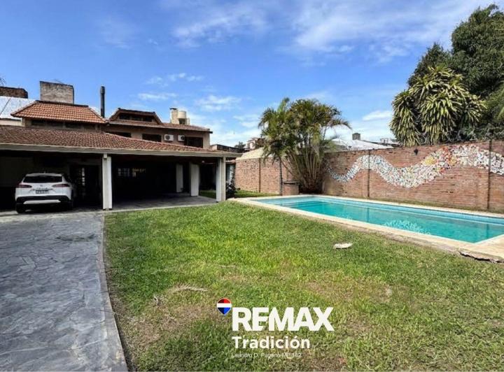 Casa · 460m² · 5 Ambientes · 3 Cocheras