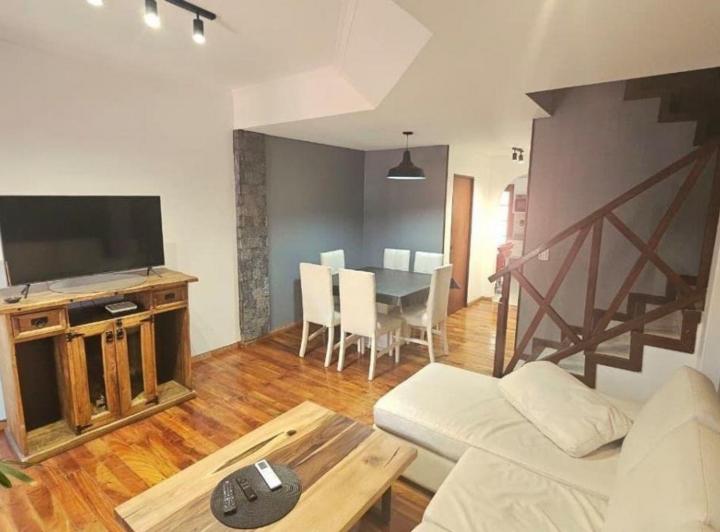 Casa · 114m² · 4 Ambientes · 1 Cochera