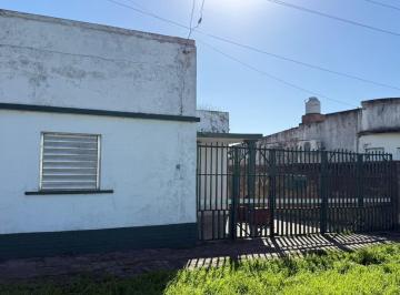 Casa · 350m² · 4 Ambientes · 1 Cochera · Casa en San Cristobal