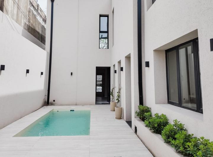 Casa · 190m² · 10 Ambientes · 1 Cochera