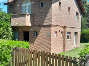 Casa · 130m² · 4 Ambientes · Alquiler Casa Ostende - Valeria del Mar - Pinamar
