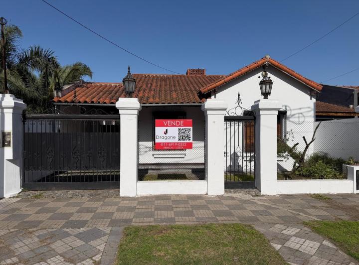 Casa · 150m² · 3 Ambientes · 2 Cocheras