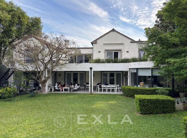 Casa · 430m² · 7 Ambientes