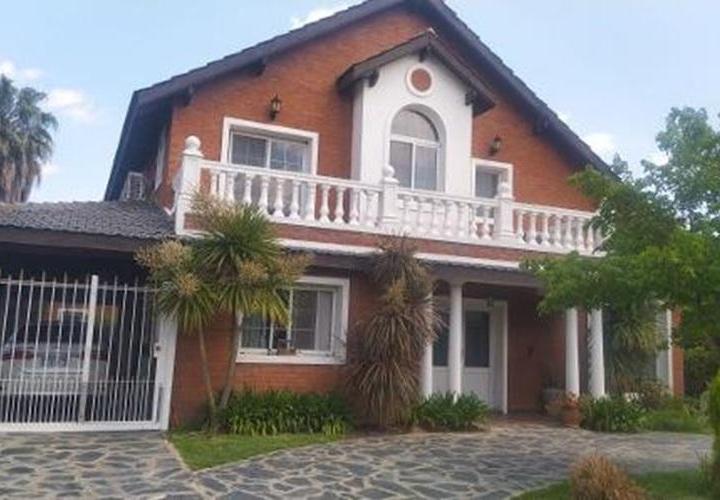 Casa · 307m² · 4 Ambientes · 3 Cocheras
