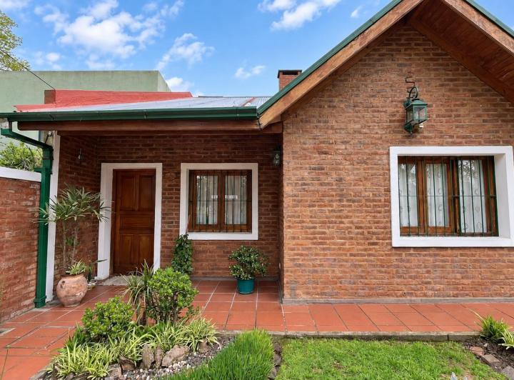 Casa · 164m² · 4 Ambientes · 2 Cocheras