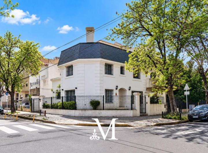 Casa · 400m² · 5 Ambientes · 1 Cochera