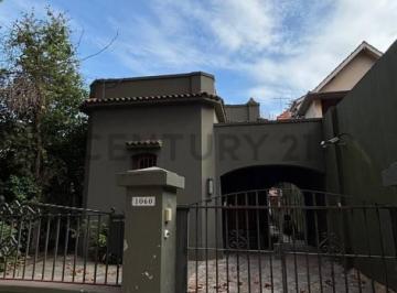 Oficina comercial · 350m² · 8 Ambientes · 3 Cocheras · Venta Casa/ Oficina Premium de 8 Ambientes con Jardín y Pileta en Vicente Lopez