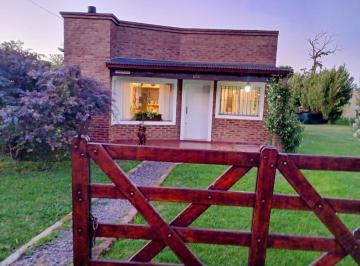 Casa · 131m² · 3 Ambientes · 2 Cocheras · Venta de Casa en Duggan