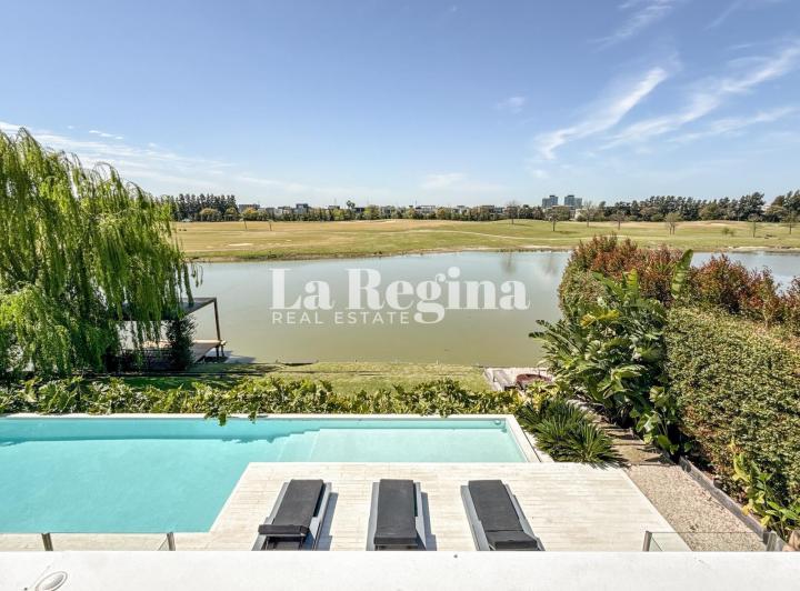 Casa · 649m² · 8 Ambientes · 6 Cocheras