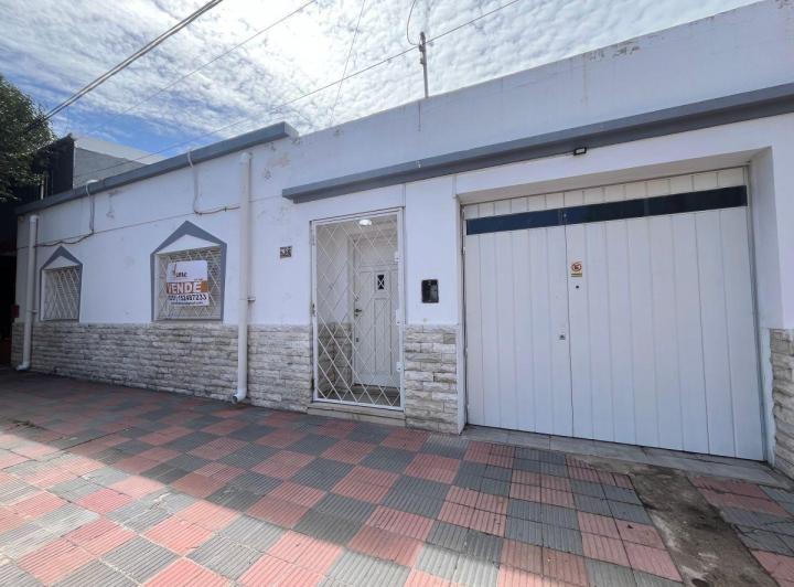 Casa · 146m² · 9 Ambientes · 1 Cochera