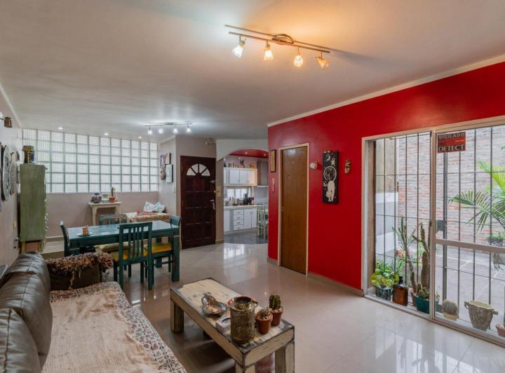 Casa · 115m² · 4 Ambientes · 2 Cocheras