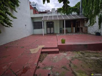 Casa de 4 ambientes, Villa Urquiza · Casa en Alquiler C/ Cochera en Villa Urquiza