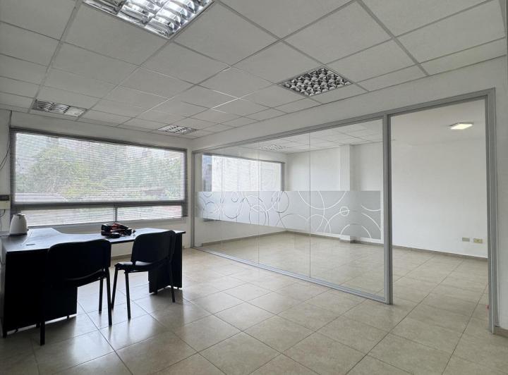 Oficina comercial · 65m² · 3 Ambientes · 1 Cochera
