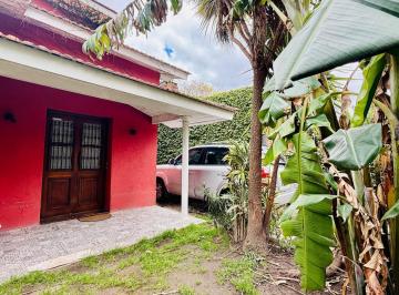 Casa · 127m² · 4 Ambientes · 3 Cocheras · Venta de Casa 4 Amb Quincho Pileta Garage Quilmes Oeste