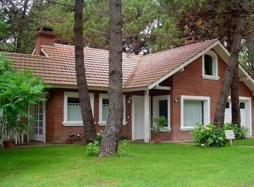 Casa de 7 ambientes, Pinamar · Alquilo Chalet en B° Nuevo Golf