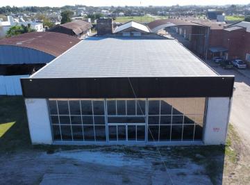 Bodega-Galpón · 700m² · Alquiler de Galpón en Avellaneda