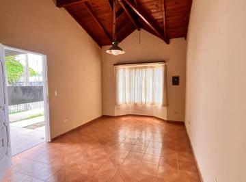 Casa · 62m² · 3 Ambientes · 1 Cochera · Casa en Venta Pilar 3 Amb. Jardín. Coch Apto Cred.
