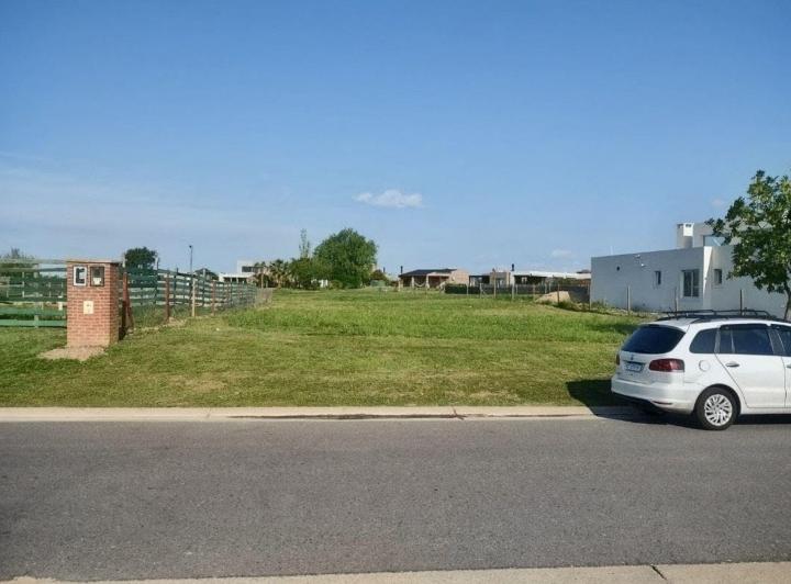 Terreno · 853m²