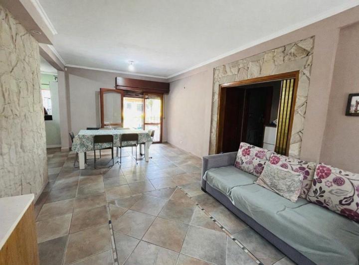 Casa · 130m² · 4 Ambientes · 1 Cochera