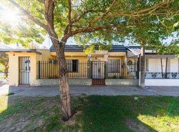 Casa · 125m² · 6 Ambientes · 1 Cochera · Venta Casa 2 Dorm. con Local San Lorenzo