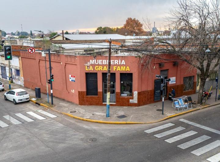 Local comercial · 730m²