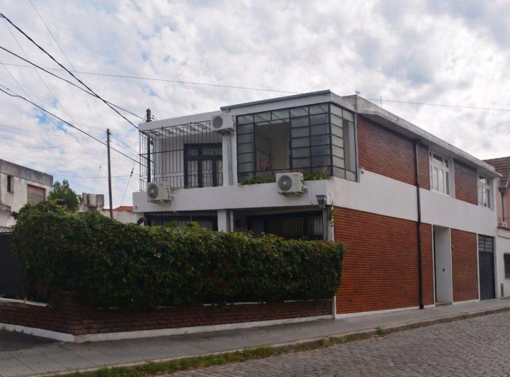 Casa · 142m² · 4 Ambientes · 1 Cochera