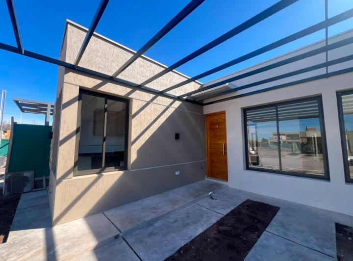 Casa · 75m² · 4 Ambientes · 1 Cochera