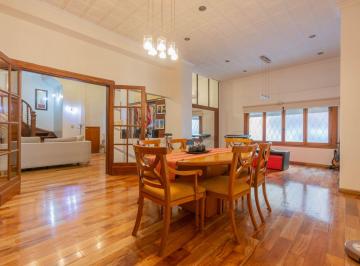 PH · 175m² · 5 Ambientes · PH en Villa Urquiza - 5 Ambientes