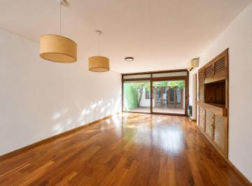 Casa · 280m² · 4 Ambientes · 2 Cocheras · Venta Casa Patio y Cochera La Plata
