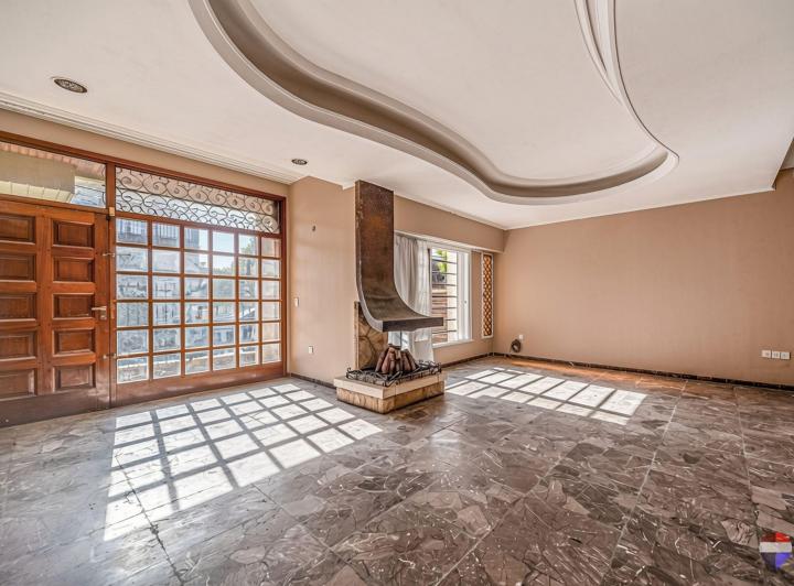 Casa · 187m² · 6 Ambientes · 2 Cocheras