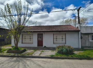 Casa · 160m² · 3 Ambientes · 1 Cochera · Venta Depto 2 Amb. + Casa a Reciclar o Demoler
