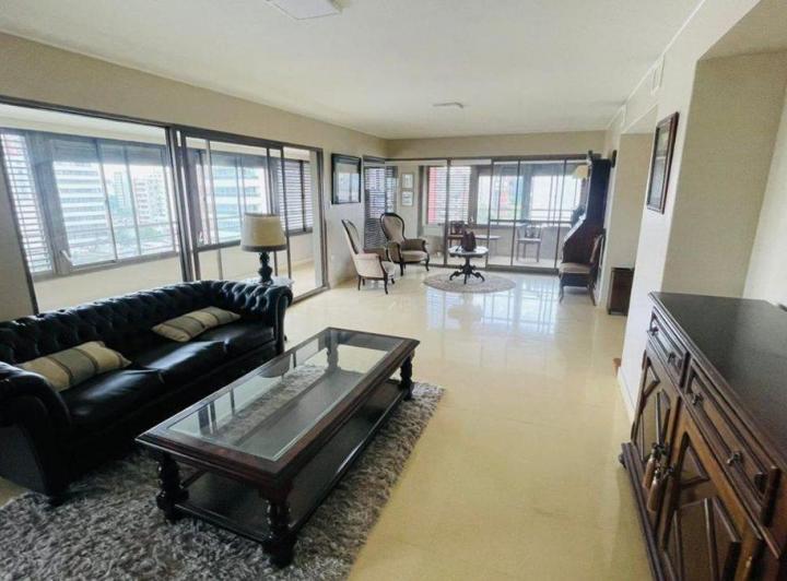 Departamento · 121m² · 4 Ambientes · 2 Cocheras