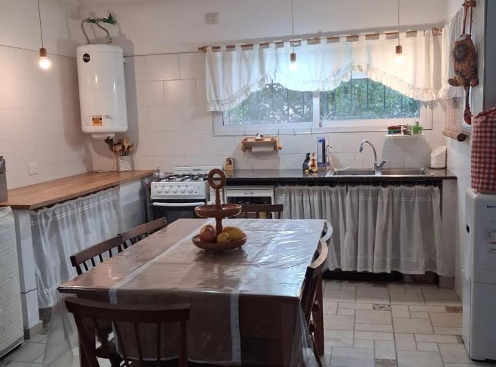Casa · 85m² · 4 Ambientes · 1 Cochera