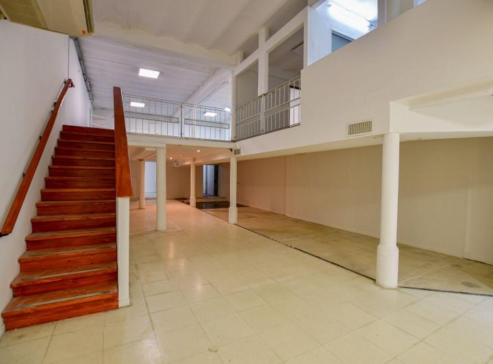 Local comercial · 250m²
